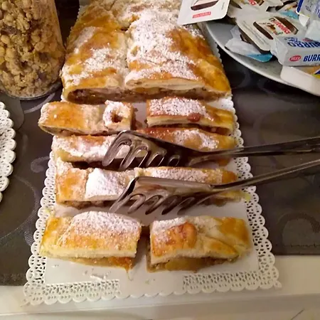 לינה וארוחת בוקר Casa Belluno 3*